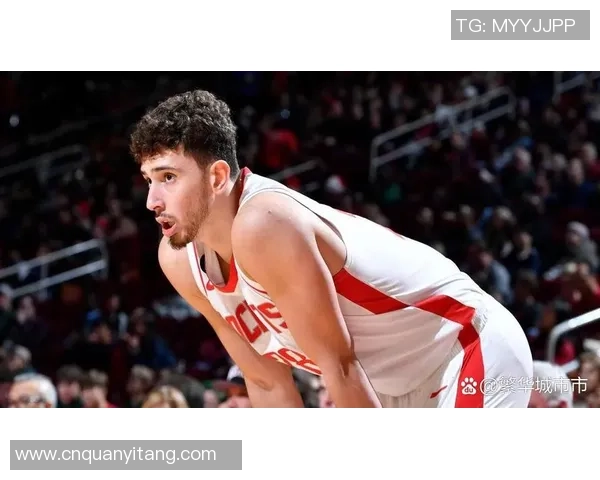 一个人在场上作用挺好的，成果火箭非要让他和申京打双塔？